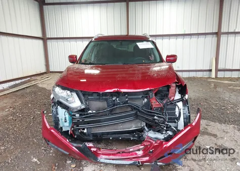 2018 Nissan Rogue Sv z USA, uszkodzony, nr VIN 5N1AT2MT2JC829627